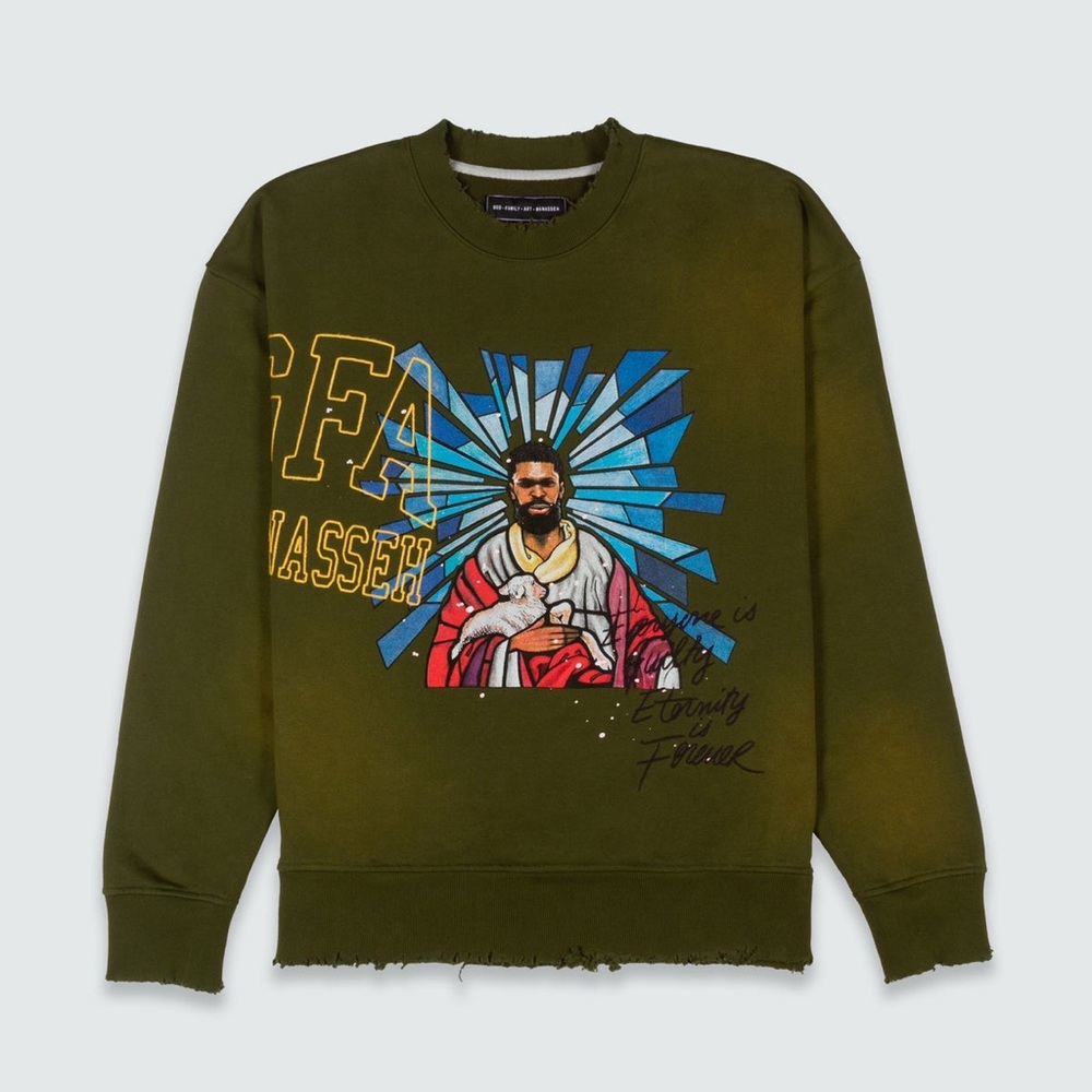 GOD• FAMILY• ART • MANASSEH

STAINED GLASS CREW SWEATSHIRT RIFLE GREEN SIZE L